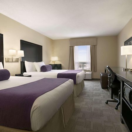 Days Inn By Wyndham Regina Bagian luar foto