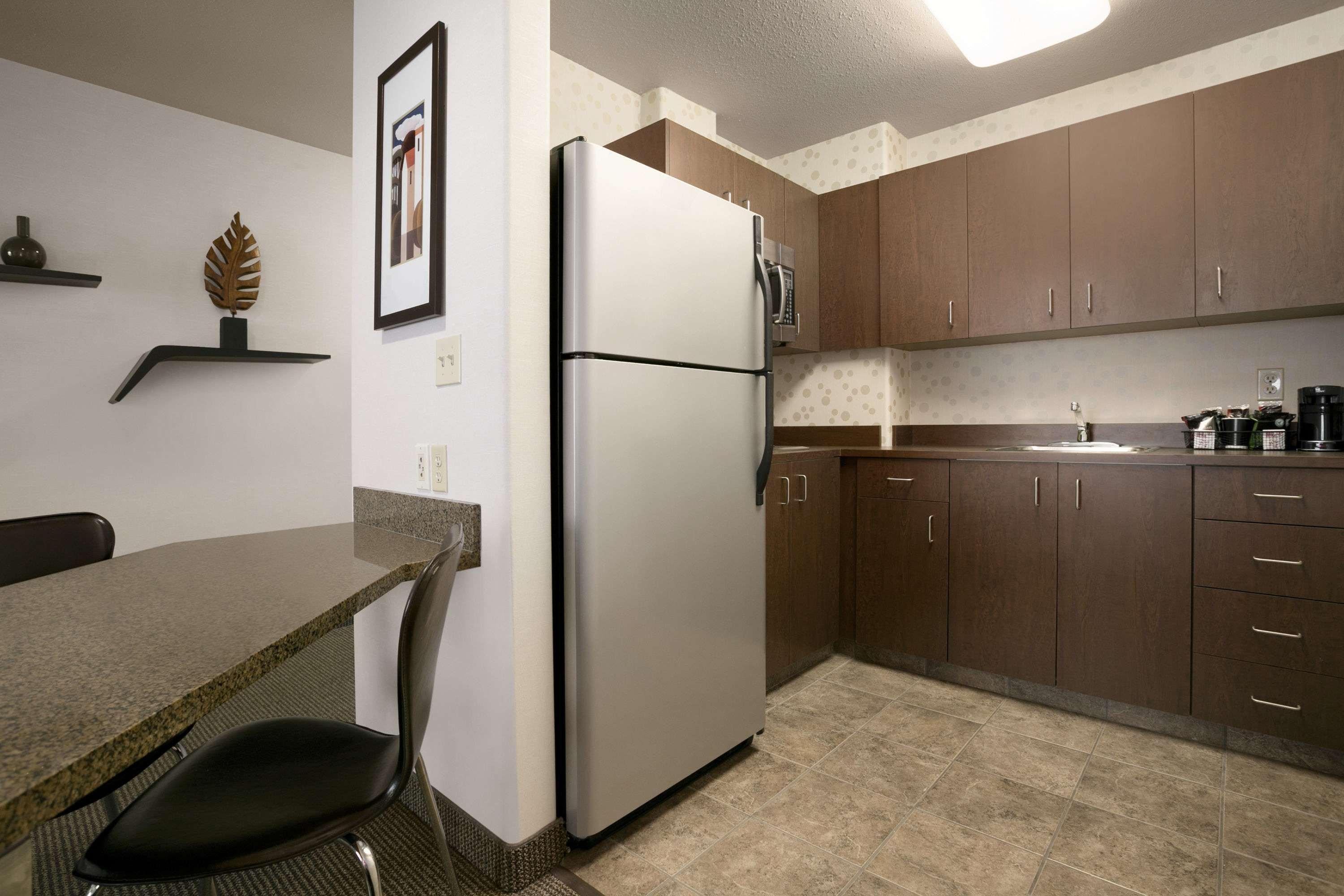 Days Inn By Wyndham Regina Bagian luar foto