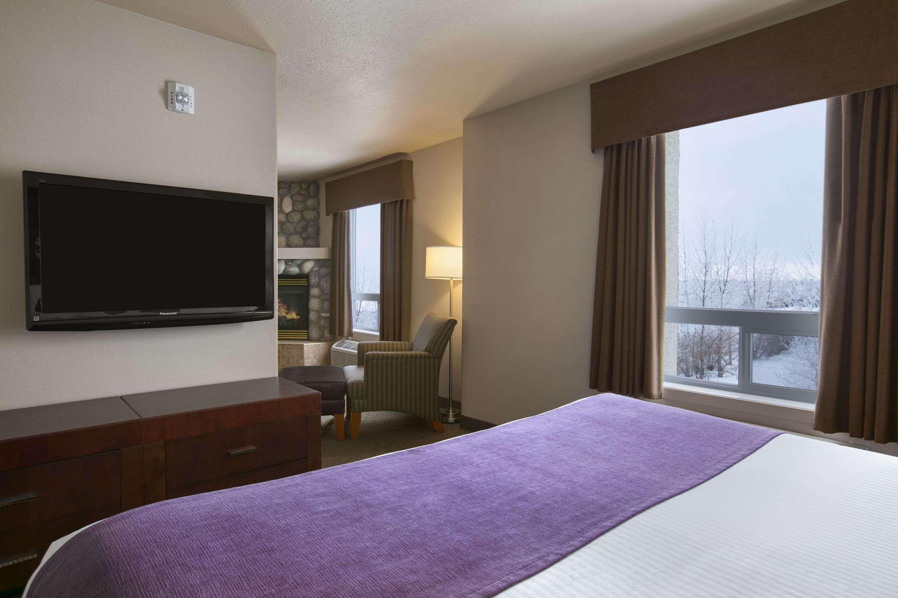 Days Inn By Wyndham Regina Bagian luar foto