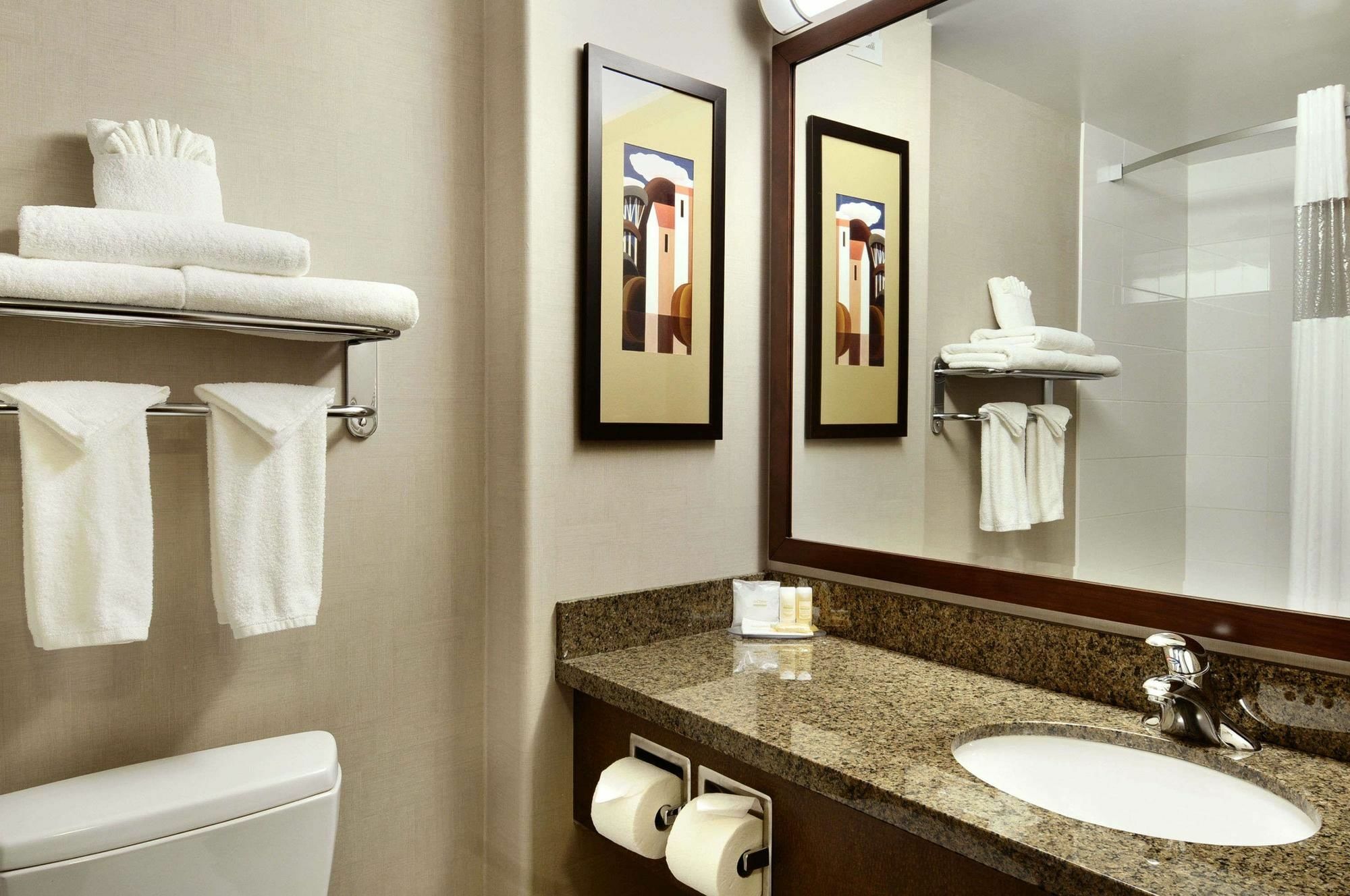 Days Inn By Wyndham Regina Bagian luar foto