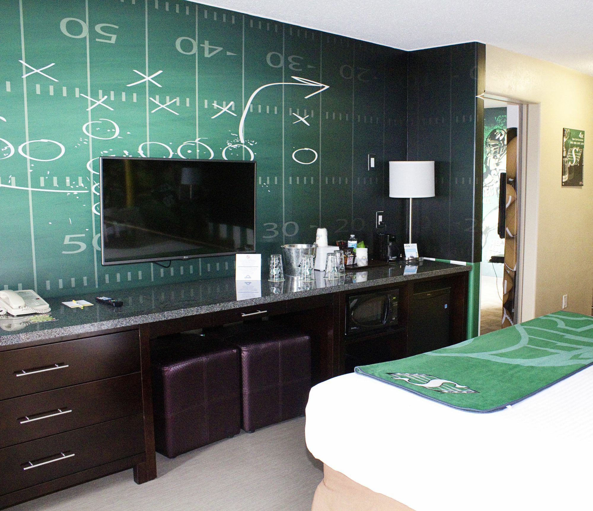 Days Inn By Wyndham Regina Bagian luar foto