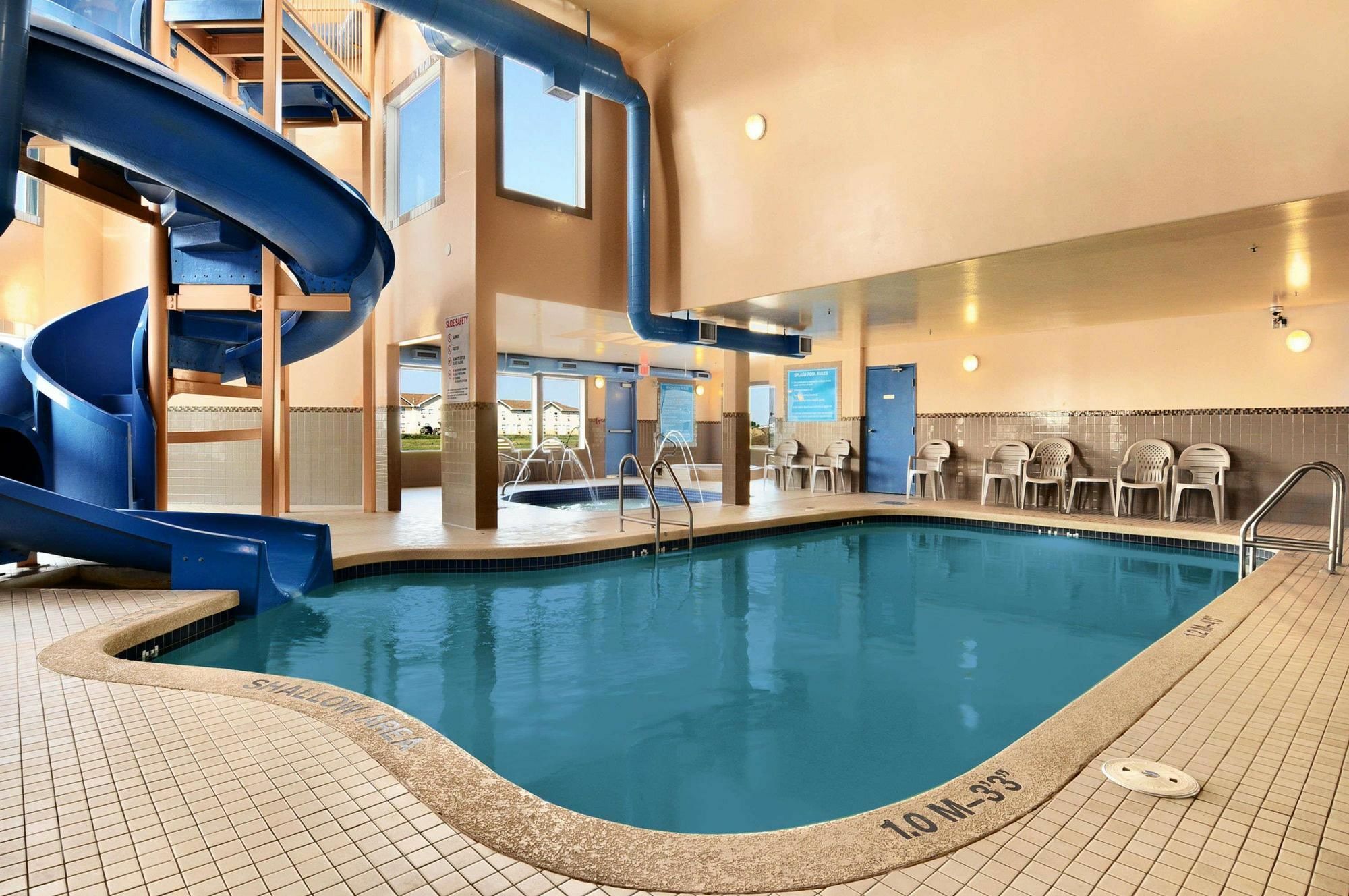Days Inn By Wyndham Regina Bagian luar foto